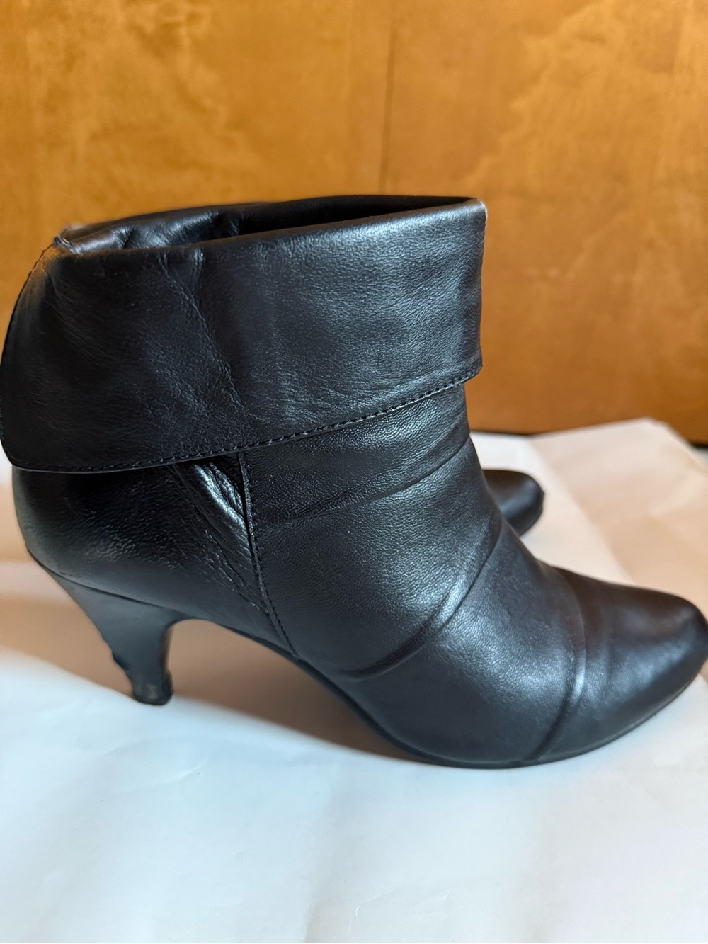 BX Bronx Leather Black Ankle Boots Pointed Toe, Cuffed, Kitten Heel Size 8.5